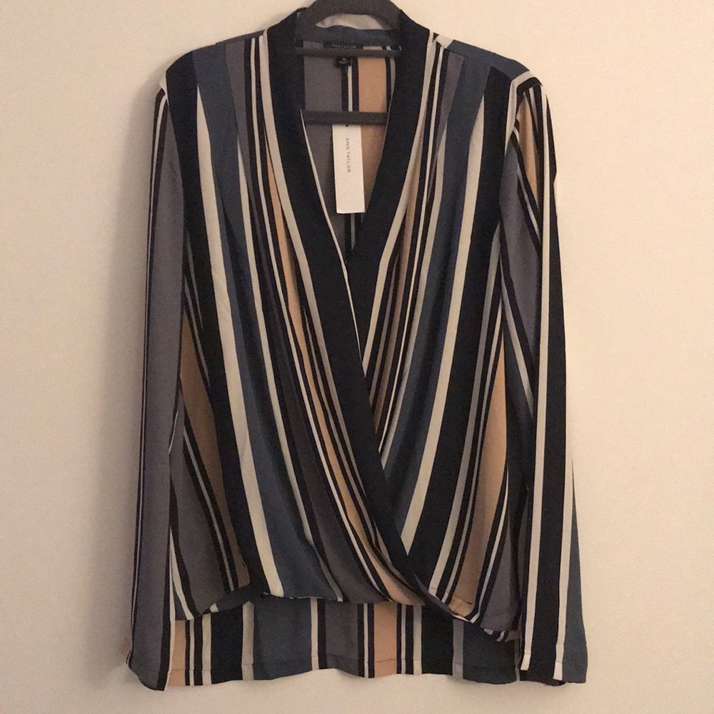 NWT beautiful Ann Taylor vneck wrap blouse